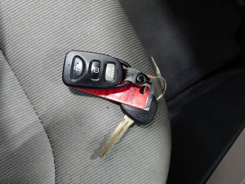 Used 2017 Hyundai Elantra SE FWD image 29