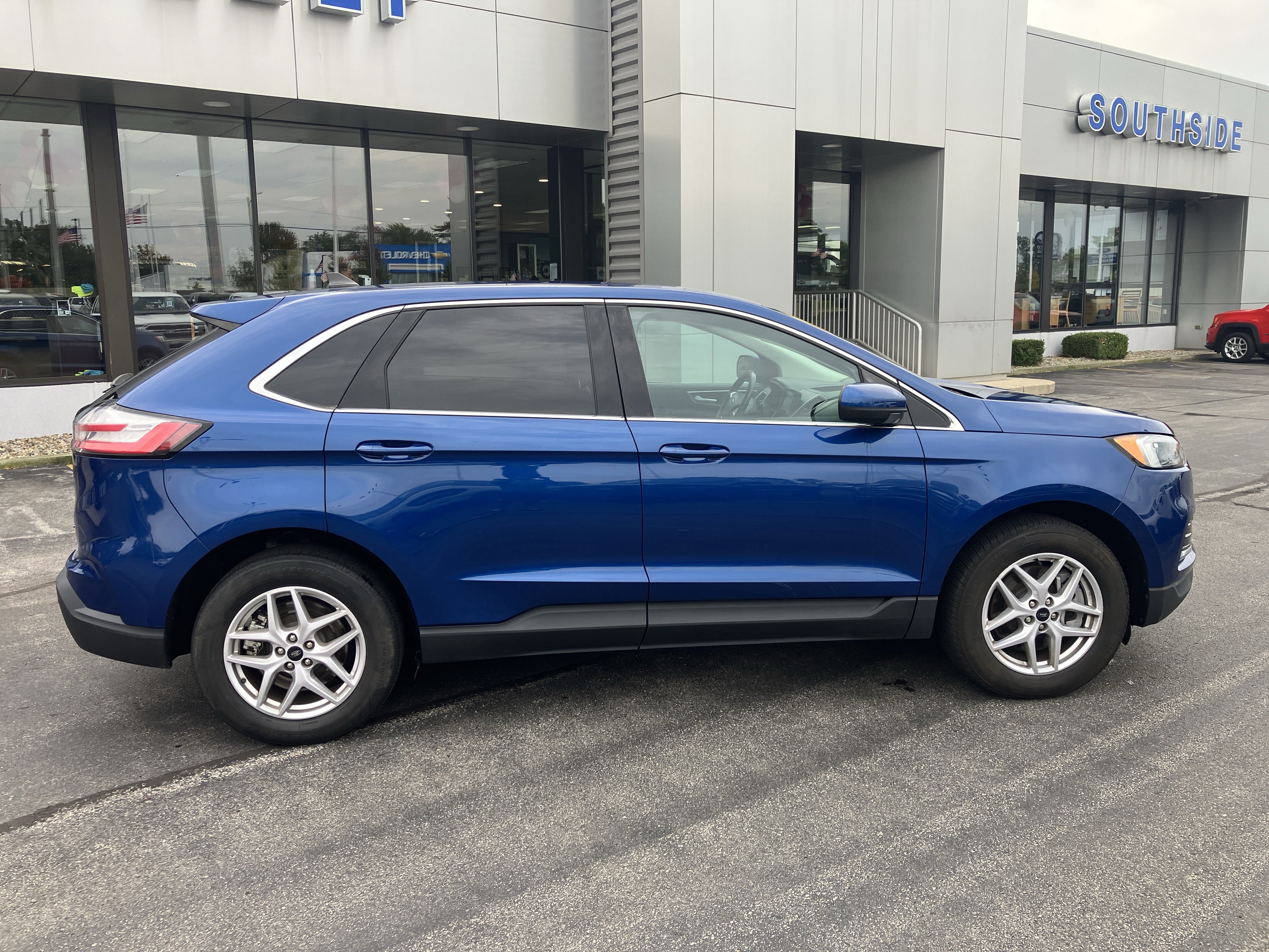 Used 2023 Ford Edge SEL AWD/4WD image 8