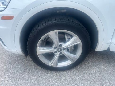 Used 2020 Audi Q5 2.0T Premium w/ Convenience Package image 11