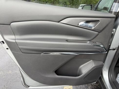 New 2026 Chevrolet Traverse LT w/ Driver Confidence Package image 9