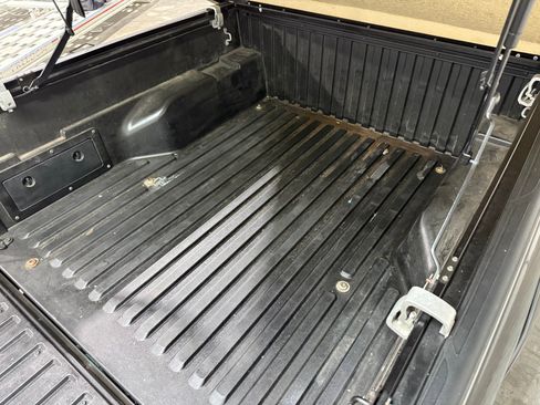 Used 2013 Toyota Tacoma PreRunner image 34