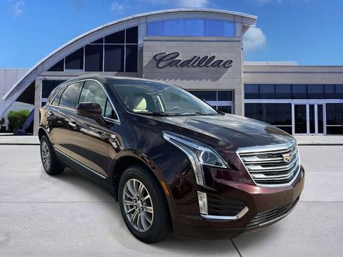 Used 2018 Cadillac XT5 Luxury w/ Driver Awareness Package image 3