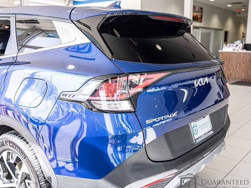 Used 2023 Kia Sportage EX image 12