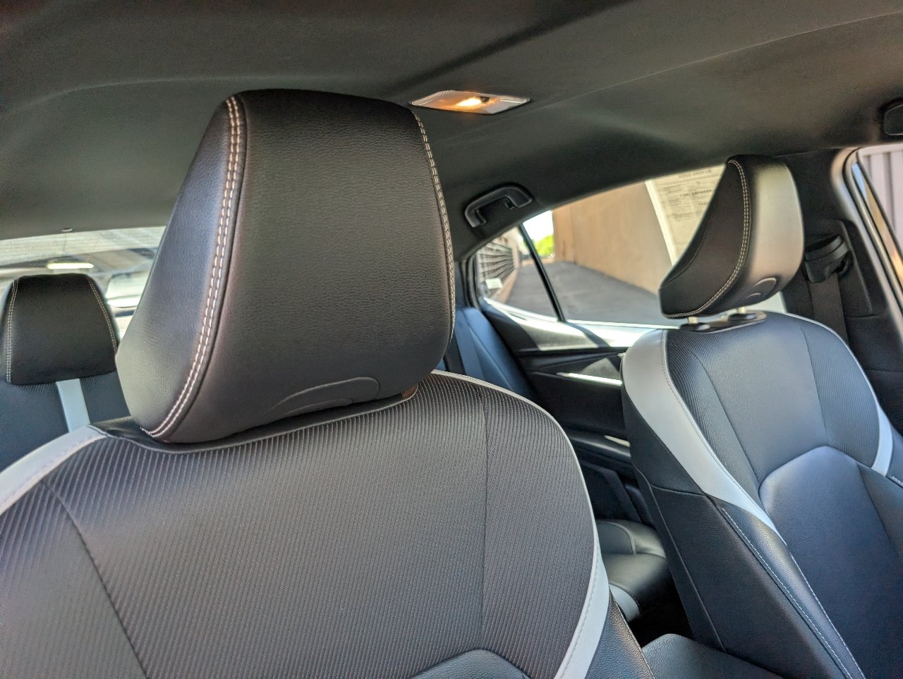 Used 2025 Toyota Camry SE FWD image 3