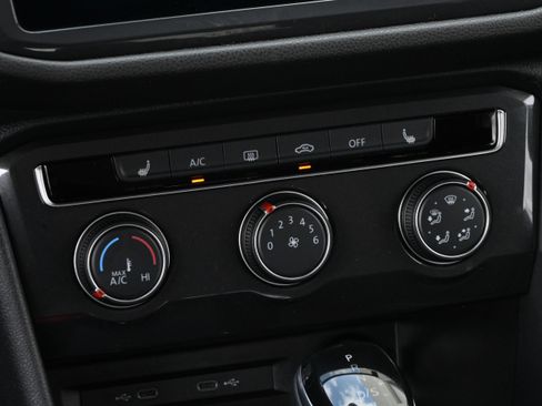 Used 2024 Volkswagen Tiguan S image 22