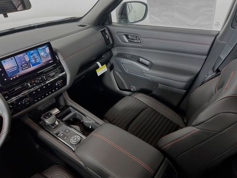 New 2026 Nissan Pathfinder Rock Creek image 22