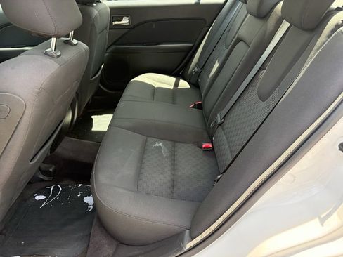 Used 2010 Ford Fusion SE FWD image 8