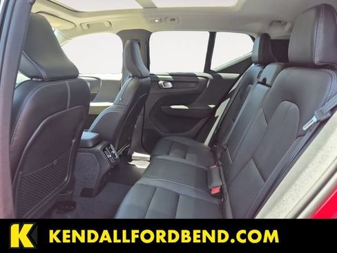 Used 2025 Volvo XC40 B5 Plus w/ Protection Package Premier AWD/4WD image 13