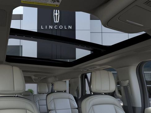 New 2025 Lincoln Navigator L Reserve image 22