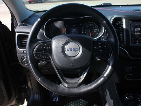 Used 2019 Jeep Cherokee Trailhawk w/ Comfort/Convenience Group AWD/4WD image 12