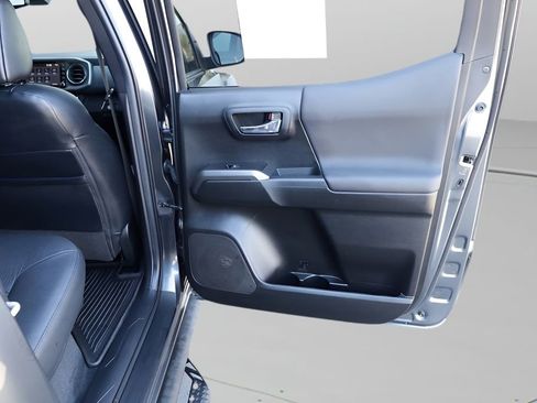 Certified 2022 Toyota Tacoma TRD Sport w/ TRD Premium Sport Package image 18