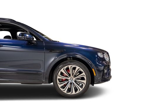 Used 2022 Bentley Bentayga image 30