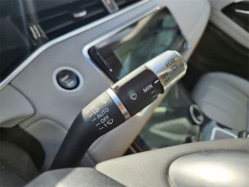 Used 2020 Land Rover Range Rover Evoque SE image 30