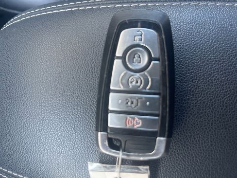 Used 2020 Ford Escape SEL image 23