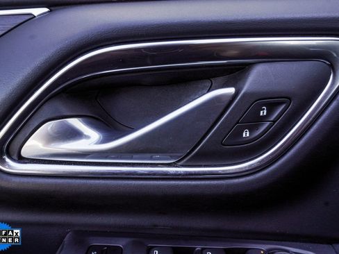 Used 2024 Chevrolet Suburban LT image 13