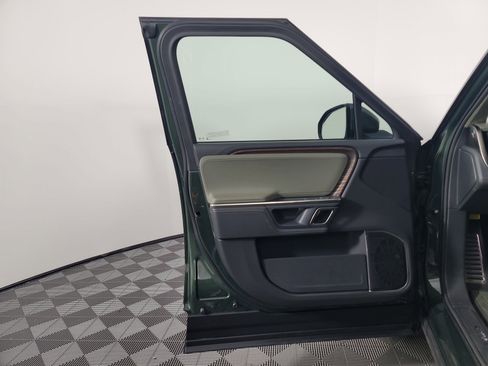 Used 2023 Rivian R1S Adventure image 16