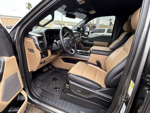Used 2025 Ford F250 Lariat w/ Lariat Ultimate Package image 19