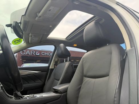 Used 2015 INFINITI Q50 w/ Moonroof Package RWD image 9