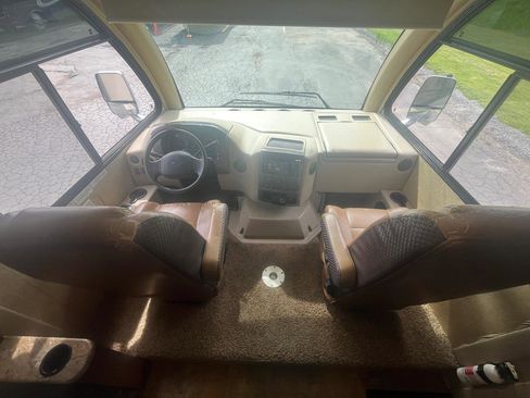 Used 2015 Ford E-350 and Econoline 350 Super Duty w/ A/C Prep Package RWD image 17
