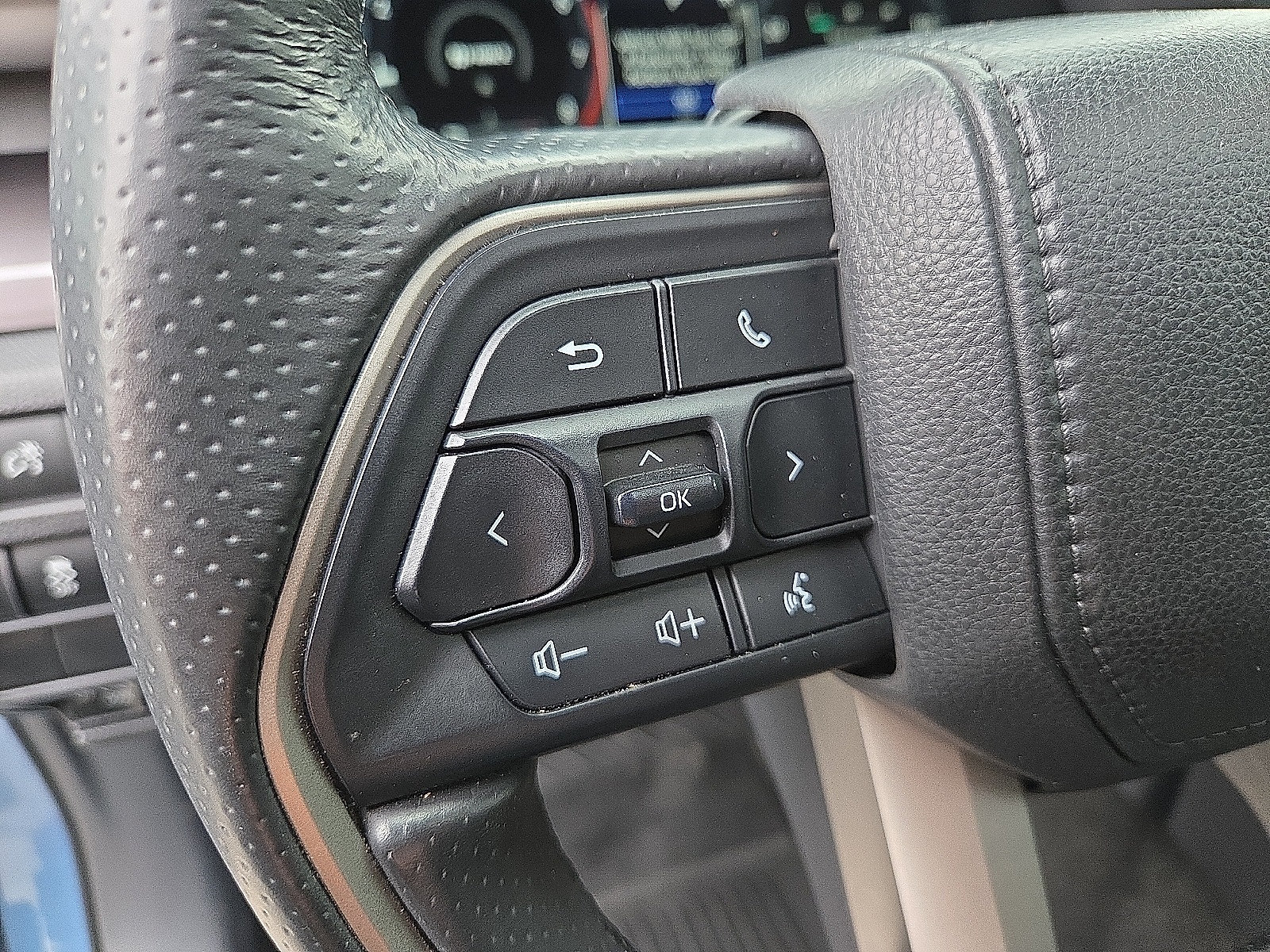 Used 2025 Toyota 4Runner TRD Off-Road Premium w/ Tow Technology Package AWD/4WD image 12