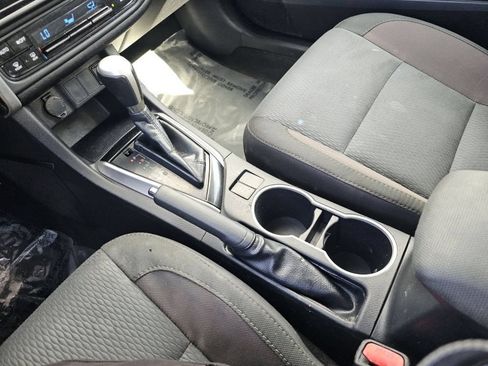 Used 2019 Toyota Corolla LE FWD image 31
