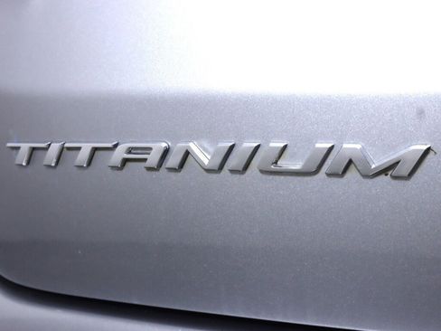 Used 2022 Ford Edge Titanium image 36