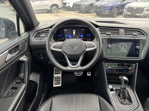 Used 2023 Volkswagen Tiguan SE R-Line FWD image 11
