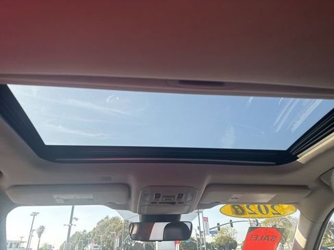 Used 2022 Toyota Highlander XLE FWD image 29