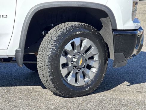 Used 2026 Chevrolet Silverado 2500 Custom w/ Custom Value Package image 12