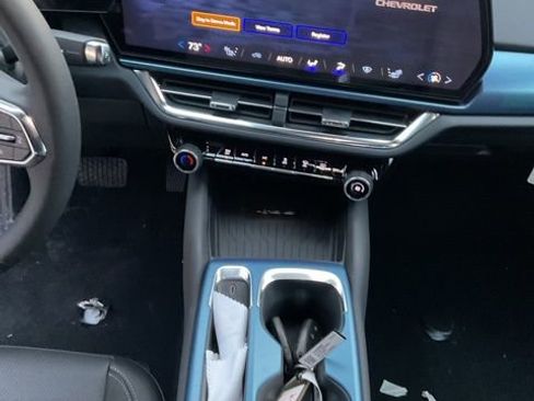 New 2026 Chevrolet Equinox EV LT image 16