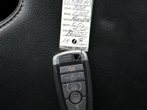 Used 2018 Ford F150 Lariat image 39