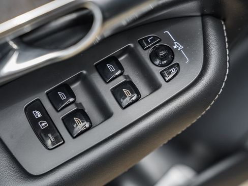 Used 2022 Volvo XC90 T6 Inscription w/ Climate Package image 34