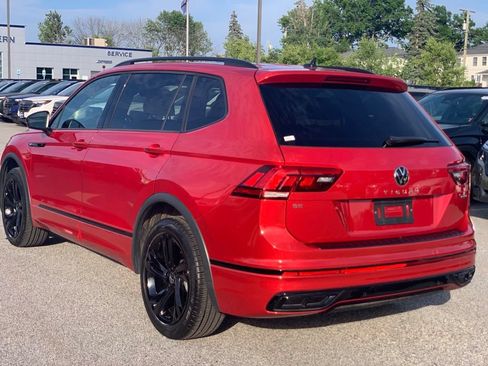 Used 2024 Volkswagen Tiguan SE R-Line AWD/4WD image 5