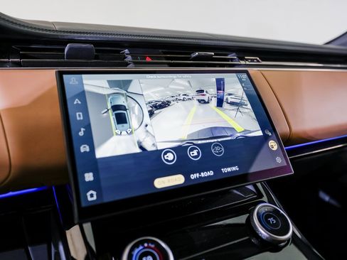 Used 2023 Land Rover Range Rover Sport SE Dynamic image 19