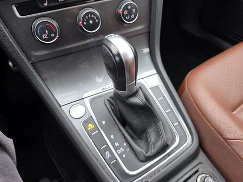 Used 2017 Volkswagen Golf Alltrack SE image 18