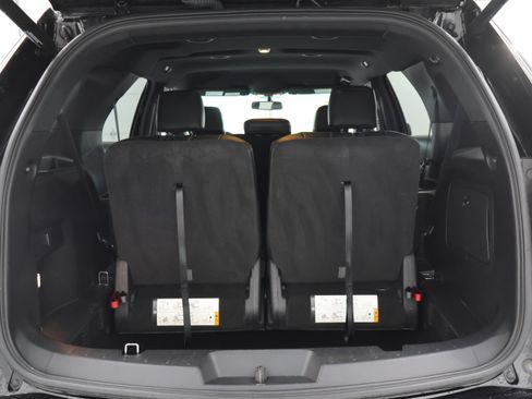 Used 2017 Ford Explorer XLT w/ Equipment Group 202A AWD/4WD image 30
