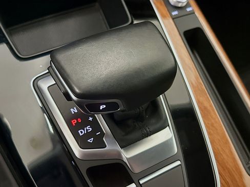 Used 2022 Audi Q5 2.0T Premium w/ Convenience Package image 25