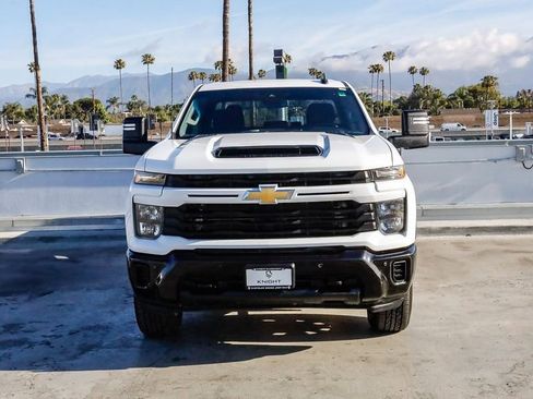 Used 2025 Chevrolet Silverado 2500 Custom w/ Custom Value Package AWD/4WD image 3