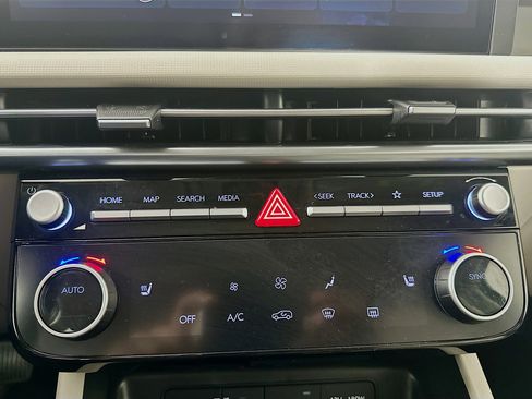 Used 2025 Hyundai Tucson SEL AWD/4WD image 23