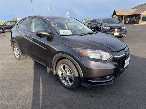 Used 2017 Honda HR-V EX image 2