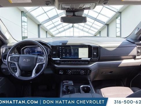 Used 2023 Chevrolet Silverado 1500 RST AWD/4WD image 4