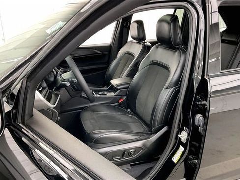 Used 2023 Jeep Grand Cherokee Altitude AWD/4WD image 8