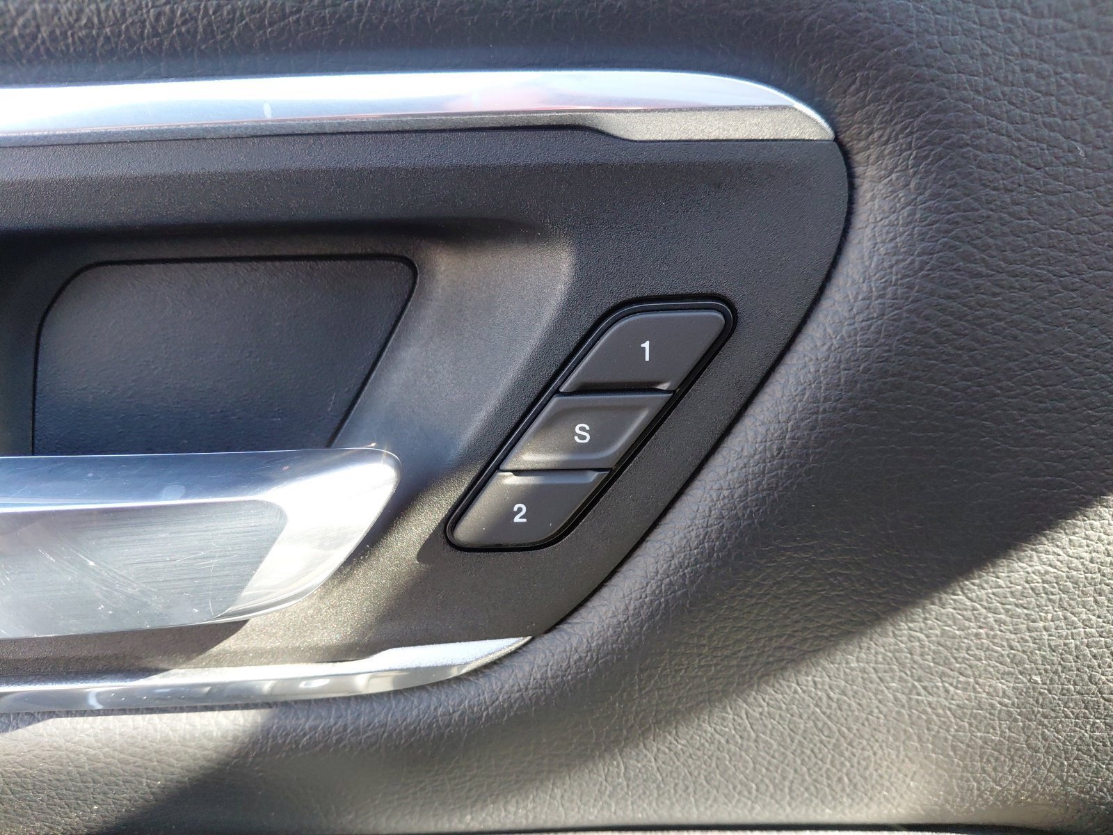 Used 2023 RAM 1500 Laramie AWD/4WD image 18