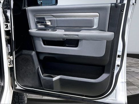 Certified 2019 RAM 1500 Warlock w/ Electronics Group AWD/4WD image 15