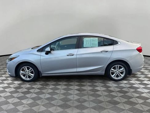 Used 2017 Chevrolet Cruze LT FWD image 8