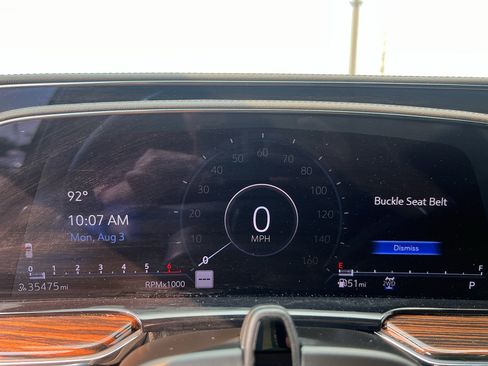 Used 2024 Cadillac Escalade Premium Luxury w/ Performance Package AWD/4WD image 13