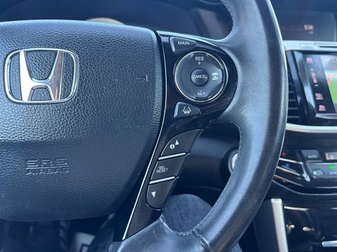 Used 2017 Honda Accord Touring image 17