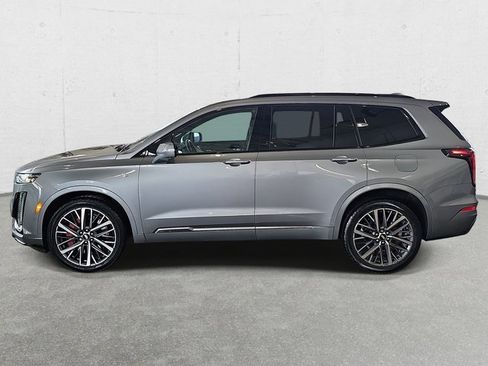 Used 2025 Cadillac XT6 Sport w/ Platinum Package image 8