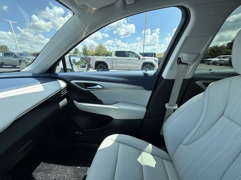 Certified 2025 Buick Envision Avenir AWD/4WD image 15
