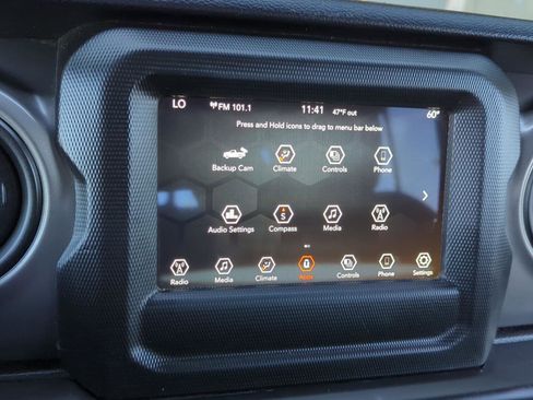 Used 2022 Jeep Gladiator Willys image 22